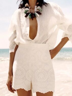 Zara White High-Waist Lace-Embossed Scallop Hem Shorts